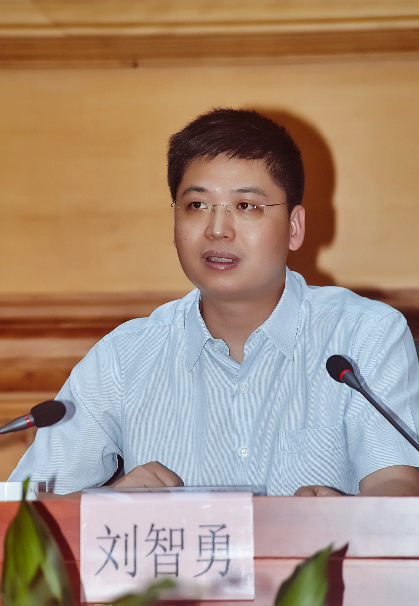 福田区人民政府副区长刘智勇,文化产业发展办公室副主任姜祖林,深圳